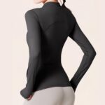 Womens Gym Tops Long Sleeve Sports, T-Shirt Fitness Workout Yoga Crop Tops, Ladies Running Tee Shirts, T-Shirt Fitness Workout Gym Tops, with Thumb Holes, Black (M) - Image 4